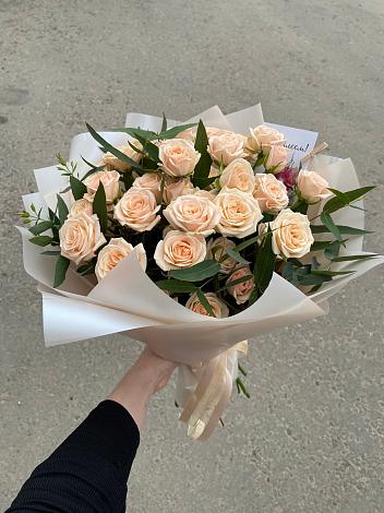 Букет Кремовые розы Латте в Поярково